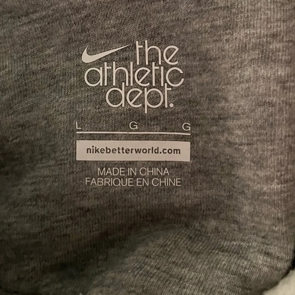 Nike Men’s Size Large Hoodie